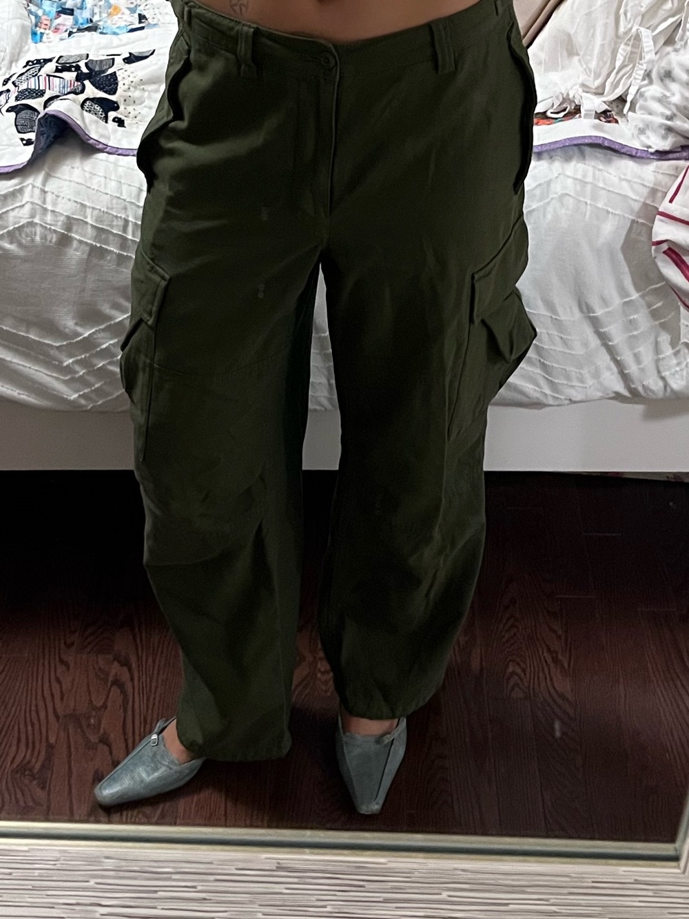 Aritzia Olive Utility Cargo Joggers